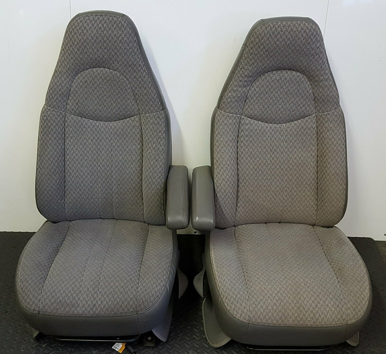 Chevy Express / GMC Savana Front Seats