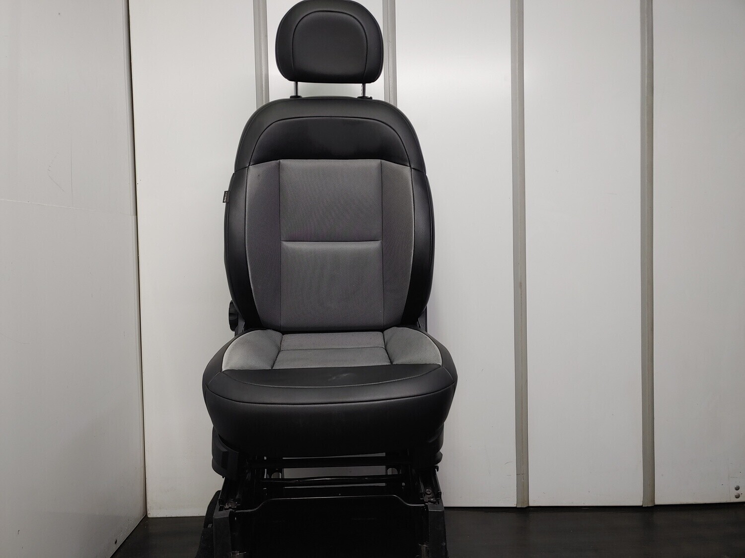 Ram ProMaster Leather Passenger Seat - w/ AirBag & Swivel Base