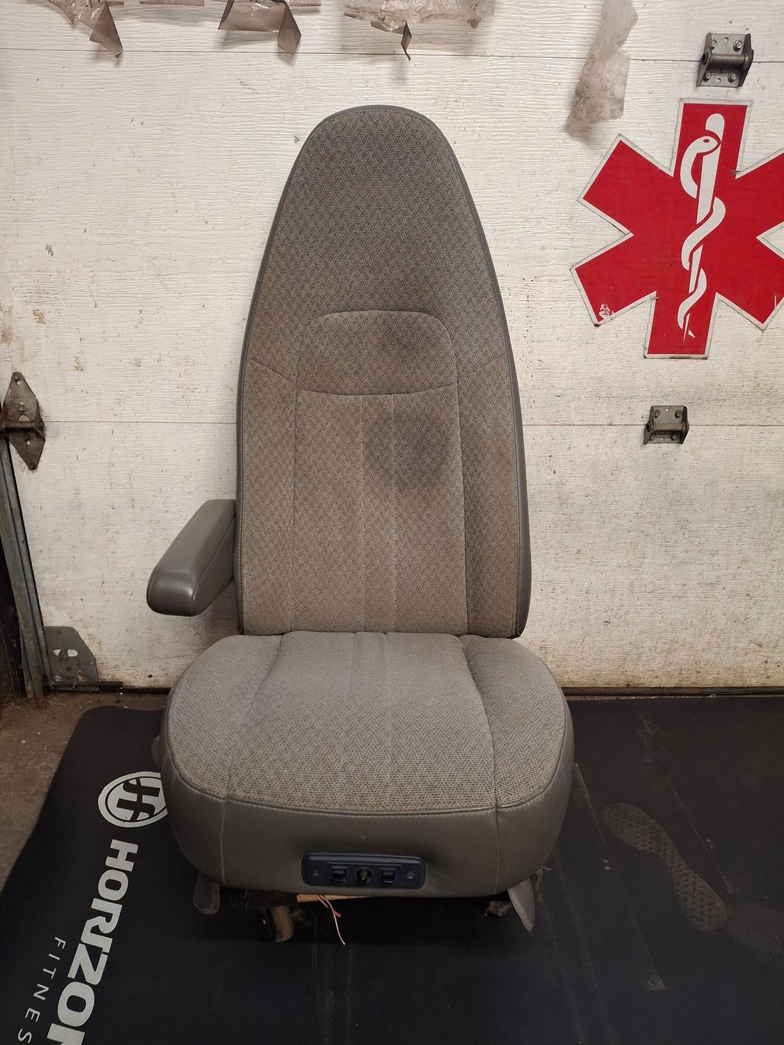 Chevy Express / GMC Savana Driver Seat - Powered