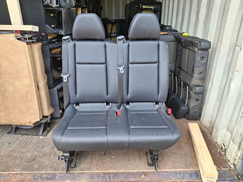 2 Passengers Bench Seat Removable - Leather Black.