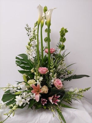 Corbeille funéraire rose et calla