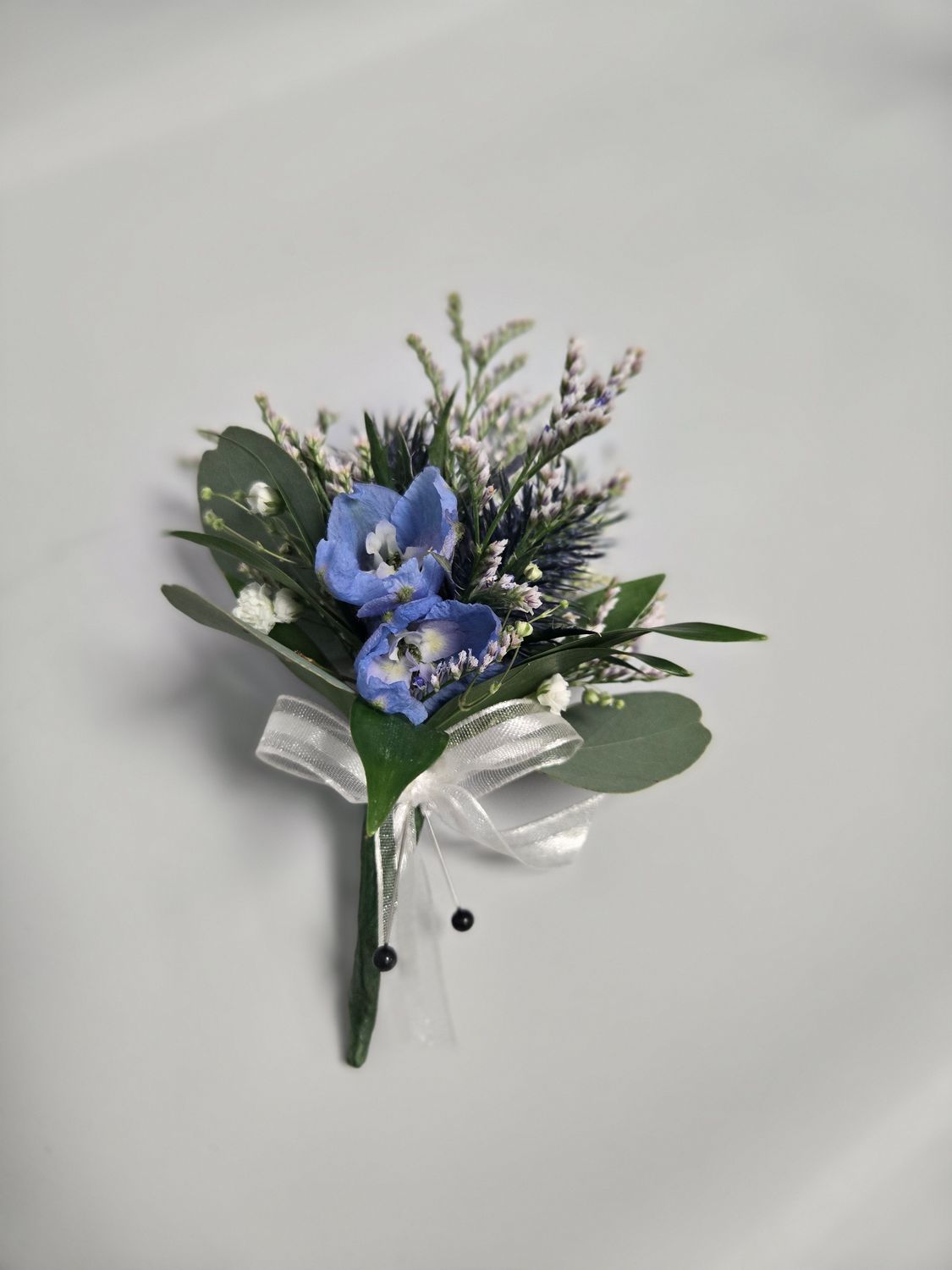 Boutonière delphimium bleu