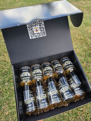 THE MASCULINE BODY OIL SAMPLER | 10-Piece Collection