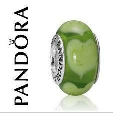 PANDORA - MURANO GLASS GREEN HEART CHARM