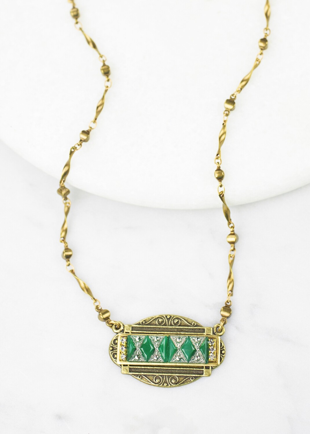 Vintage Art Deco Green Glass Necklace /N818B