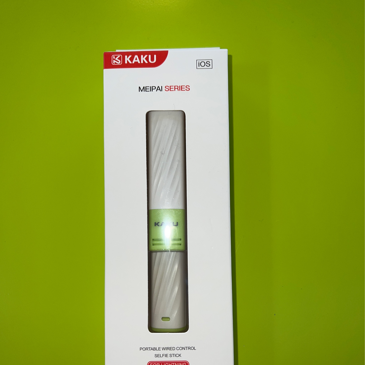 Kaku Wire Control Selfie Stick (Lightning), White