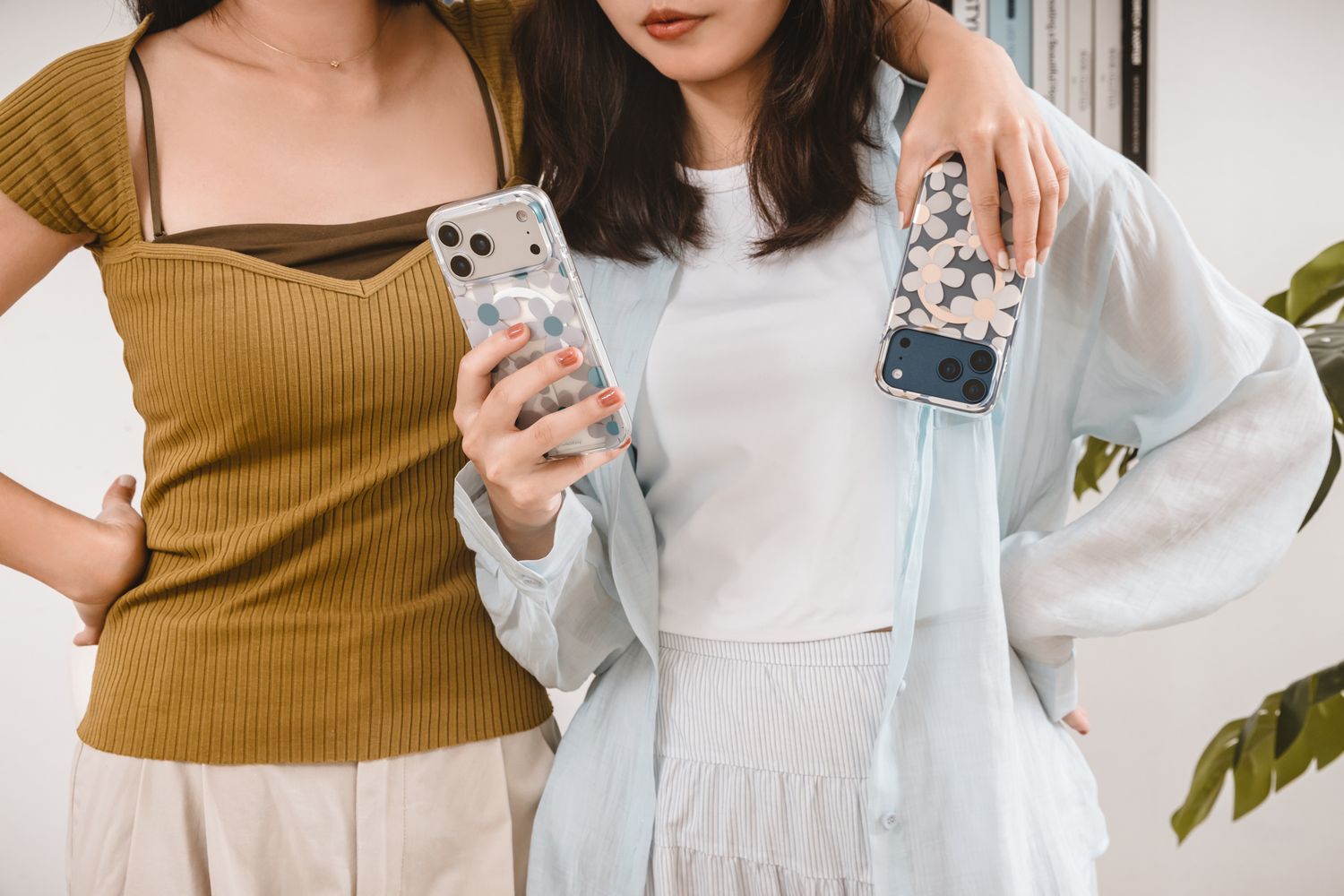 SwitchEasy iPhone 17 Pro Fleur M 3D Patterned Protective Case, Blue Gray