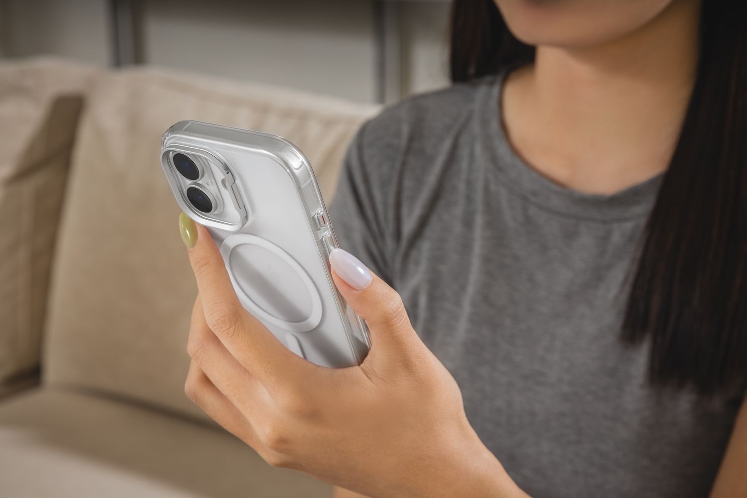 SwitchEasy iPhone 17 LenStand M Protective Case, Silver