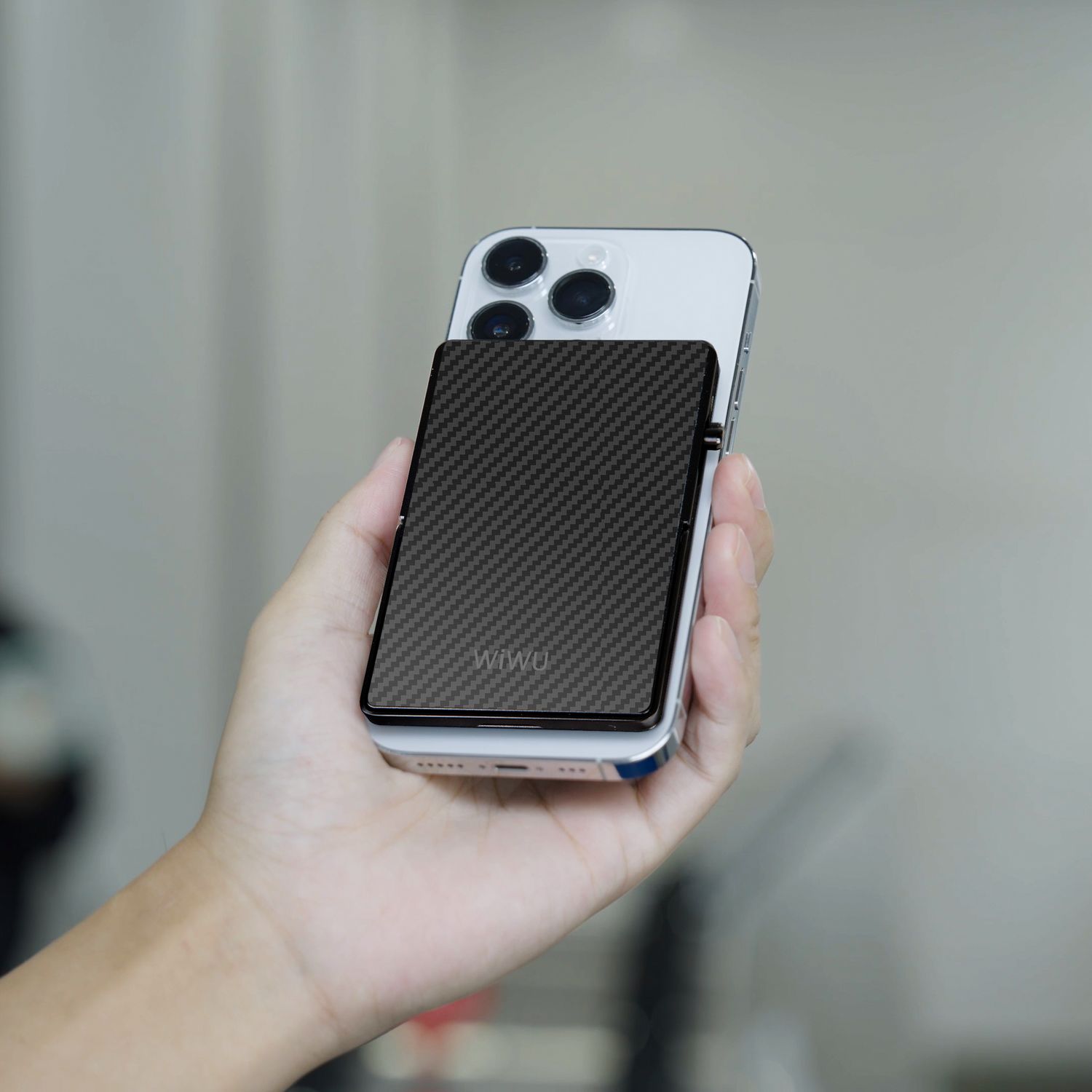 WiWU MW007 Aramid Fiber Warriors Mag Metal Stand Card Holder, Black