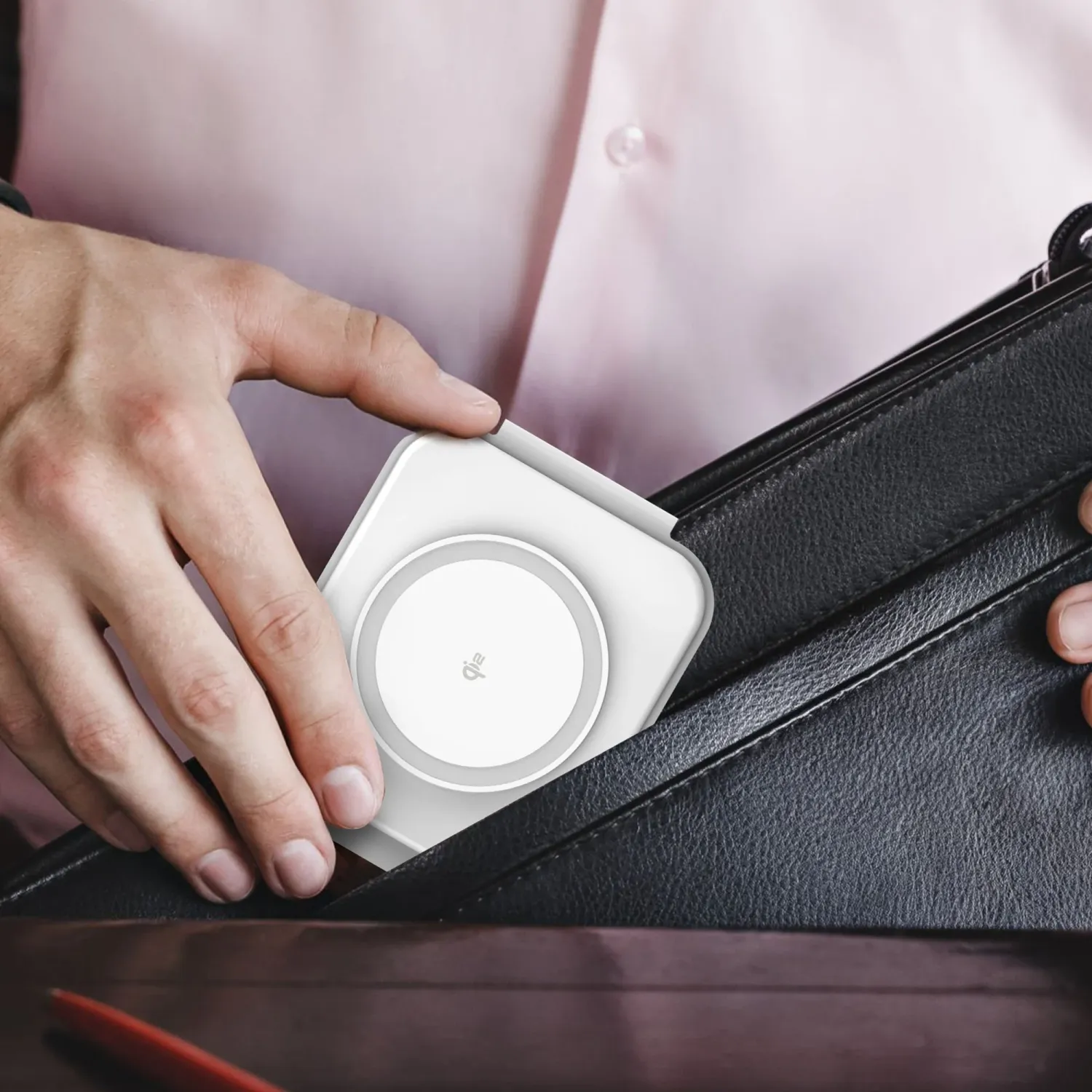 J5CREATE QI2 3-IN-Q MAGNETIC WIRELESS CHARGING STATION