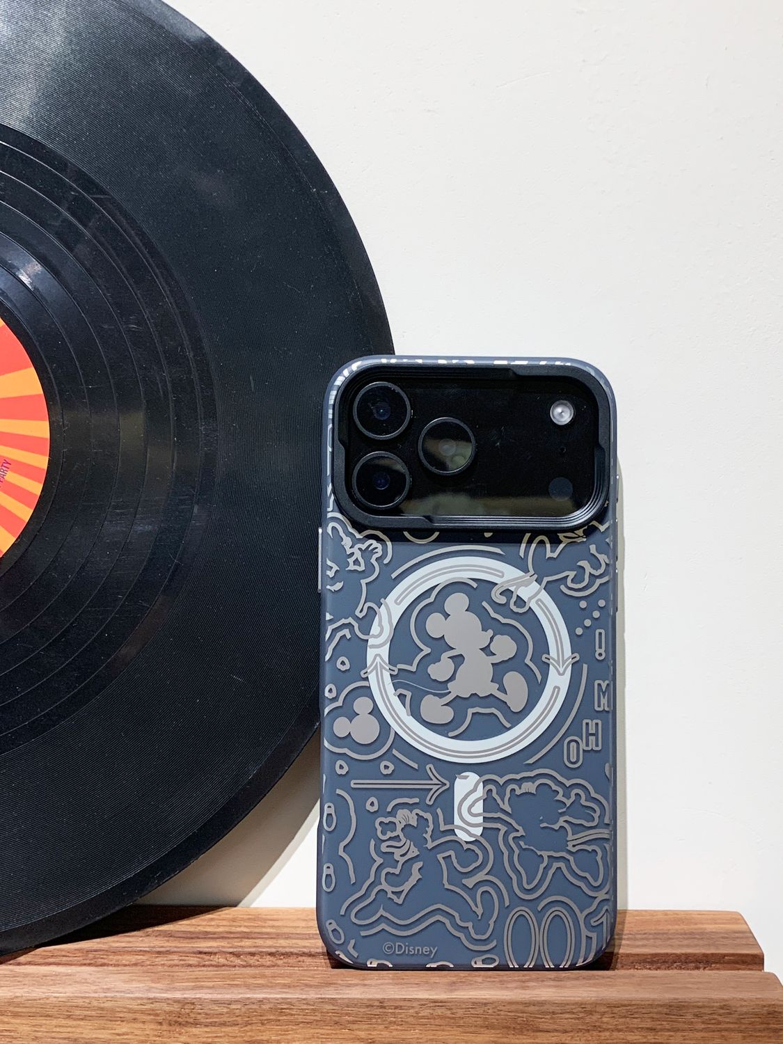 Disney iPhone 17 Pro Max MagSafe Case, Graffiti Mickey Line Art