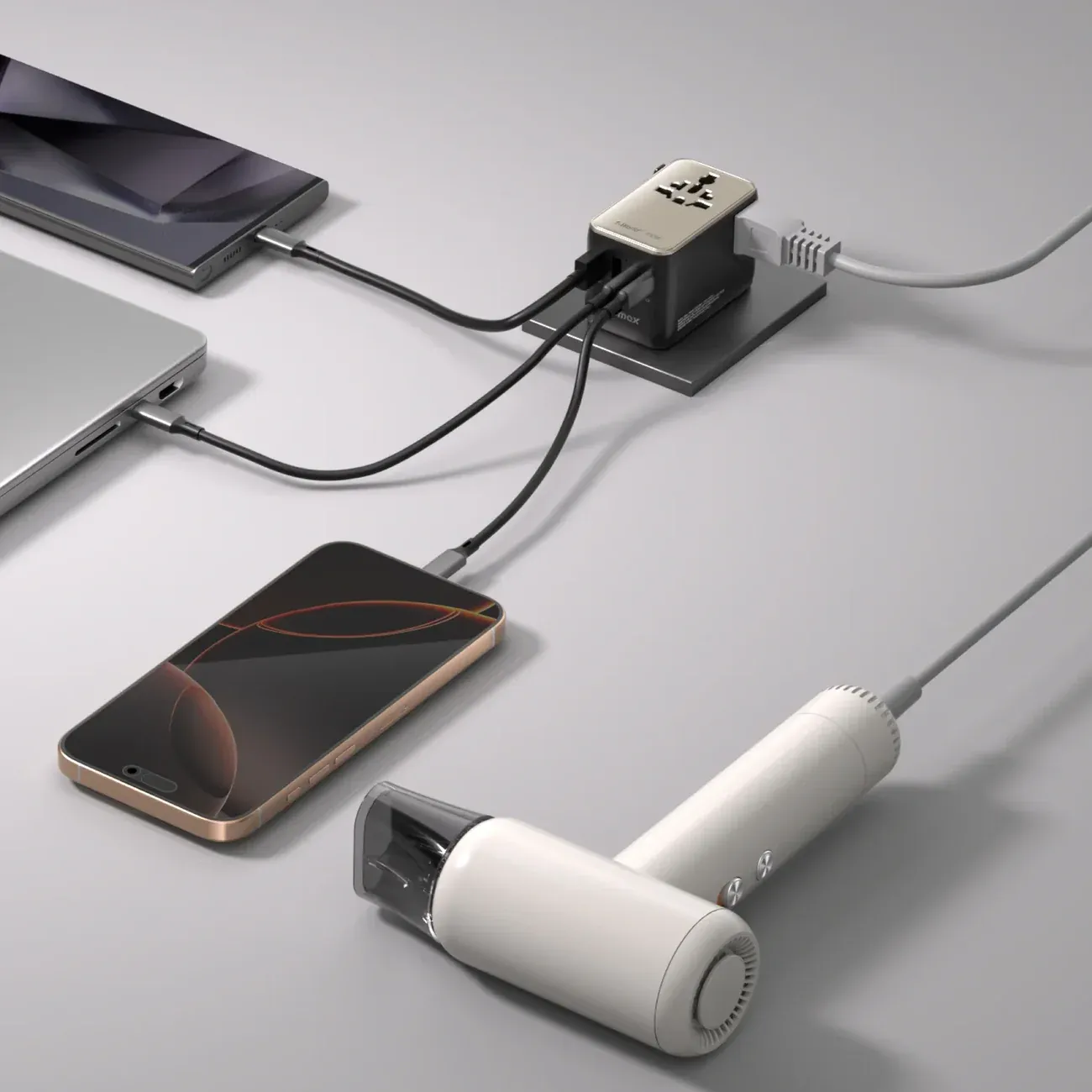 Momax UA23L 100W GaN 4-Port + Dual AC Travel Adapter, Titanium