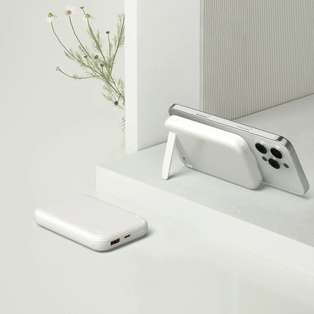 WiWU P064 Classic Kickstand Magnetic Power Bank 10000mAh, White