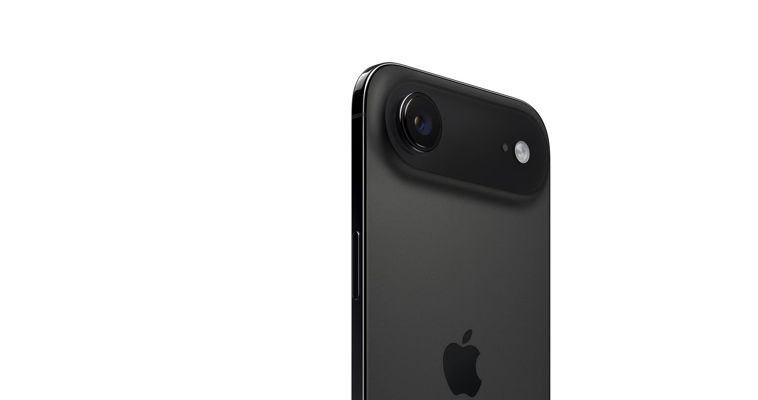 Apple iPhone Air Space Black rear camera and finish detail