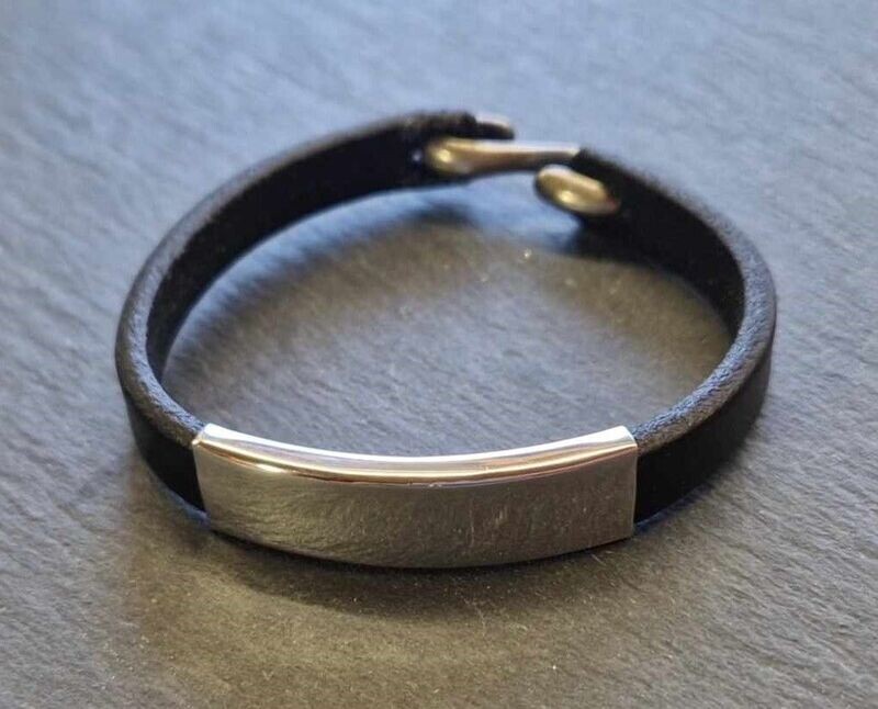 Bracelet cuir avec plaque gravée