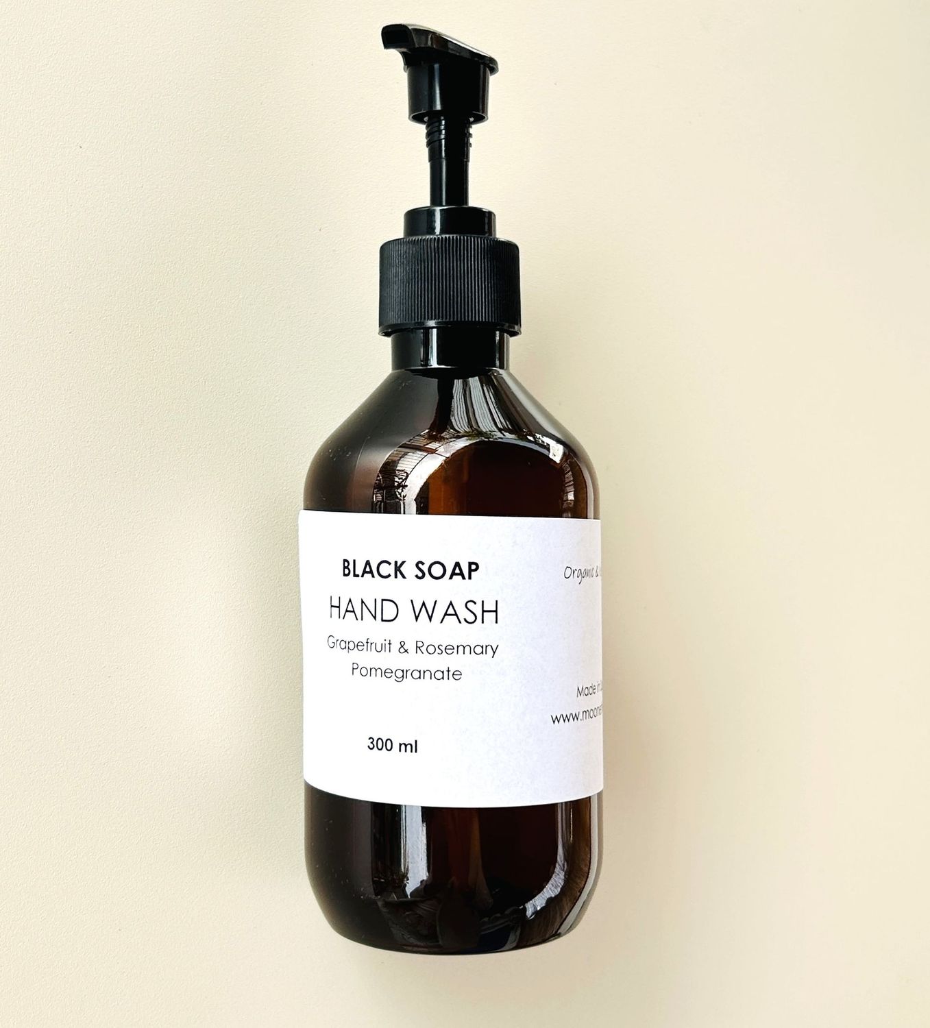 Black Soap Hand Wash with Grapefruit & Rosemary Pomegranate / Jabón negro para manos con pomelo, romero y granada