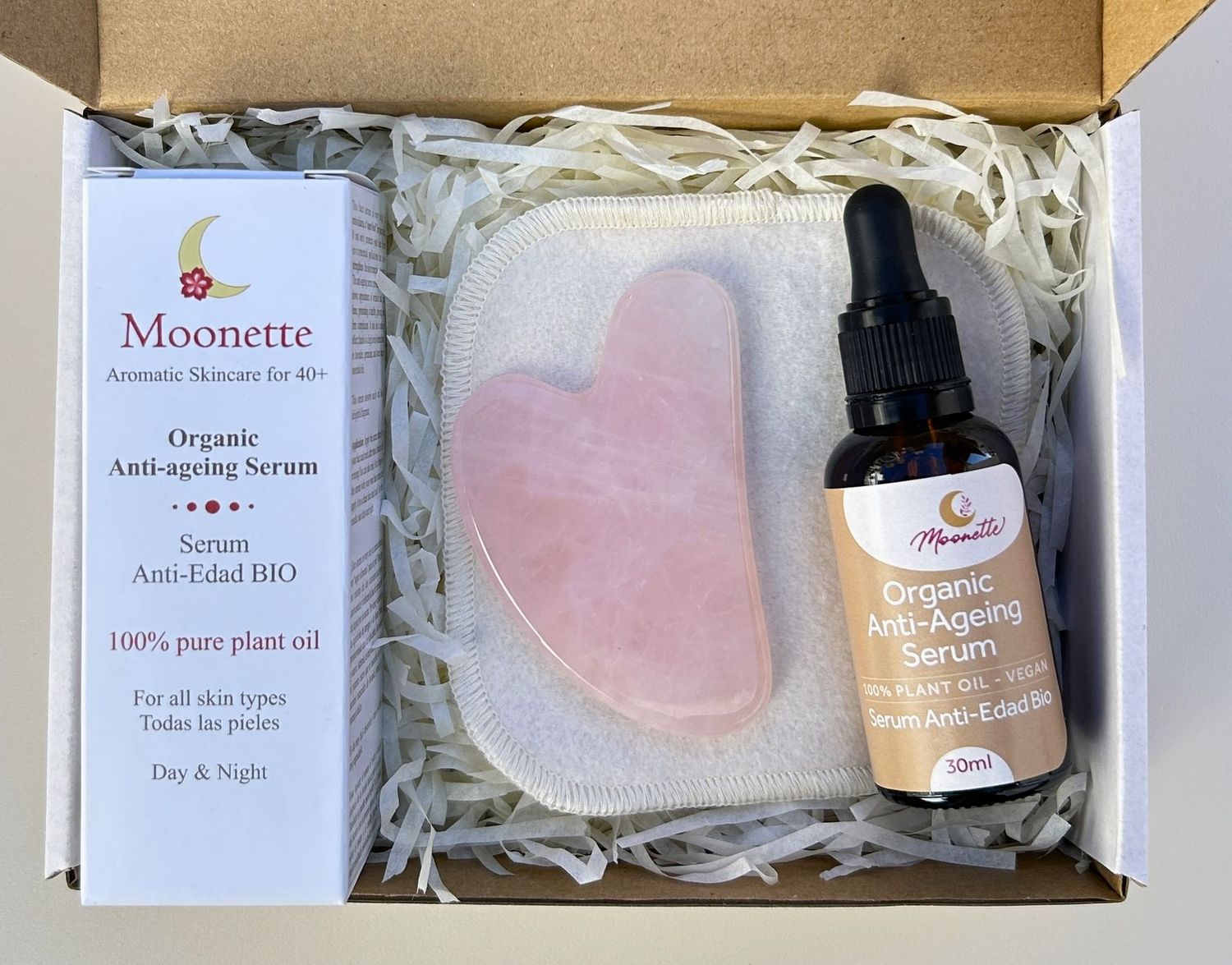 Eco Beauty Gift Set with Natural Serum, Gua Sha Stone and Reusable Makeup Remover Flannel / Set de Cuidado Facial con Sérum Natural, Piedra Gua Sha y Toalla Reutilizable de Algodón Gua Sha Facial kit Natural brightening Anti-ageing face oil Antiwrinkle Organic serum for dry skin with a rose quartz crystal