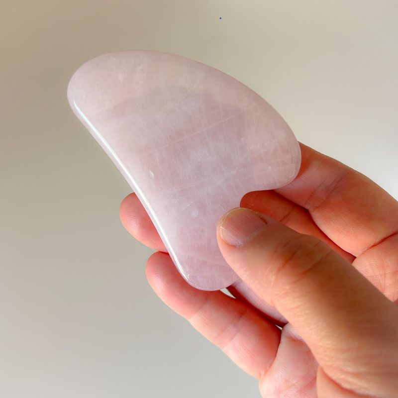 Gua Sha Stone Rose Quartz / Piedra Gua Sha Cuarzo Rosa Relajar el rostro, piedra gua sha de cuarzo rosa para masaje facial natural y cuidado de la piel, Moonette Cosmética Orgánica