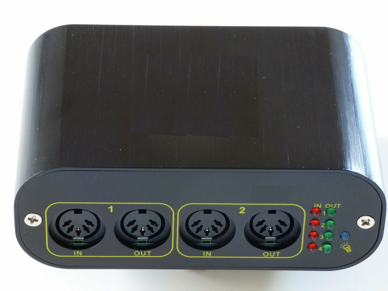 USB MIDI-Interface 4+4 (8+8 und 16+16) USB MIDI-Interface 4+4 (8+8 und 16+16)