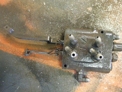 John Deere Dual Hydraulic Control Valve (H2)