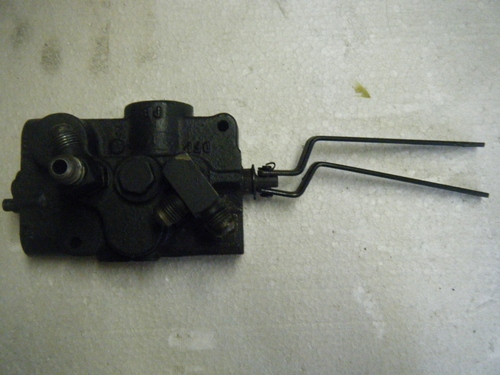 John Deere 316 Hydraulic Control Valve