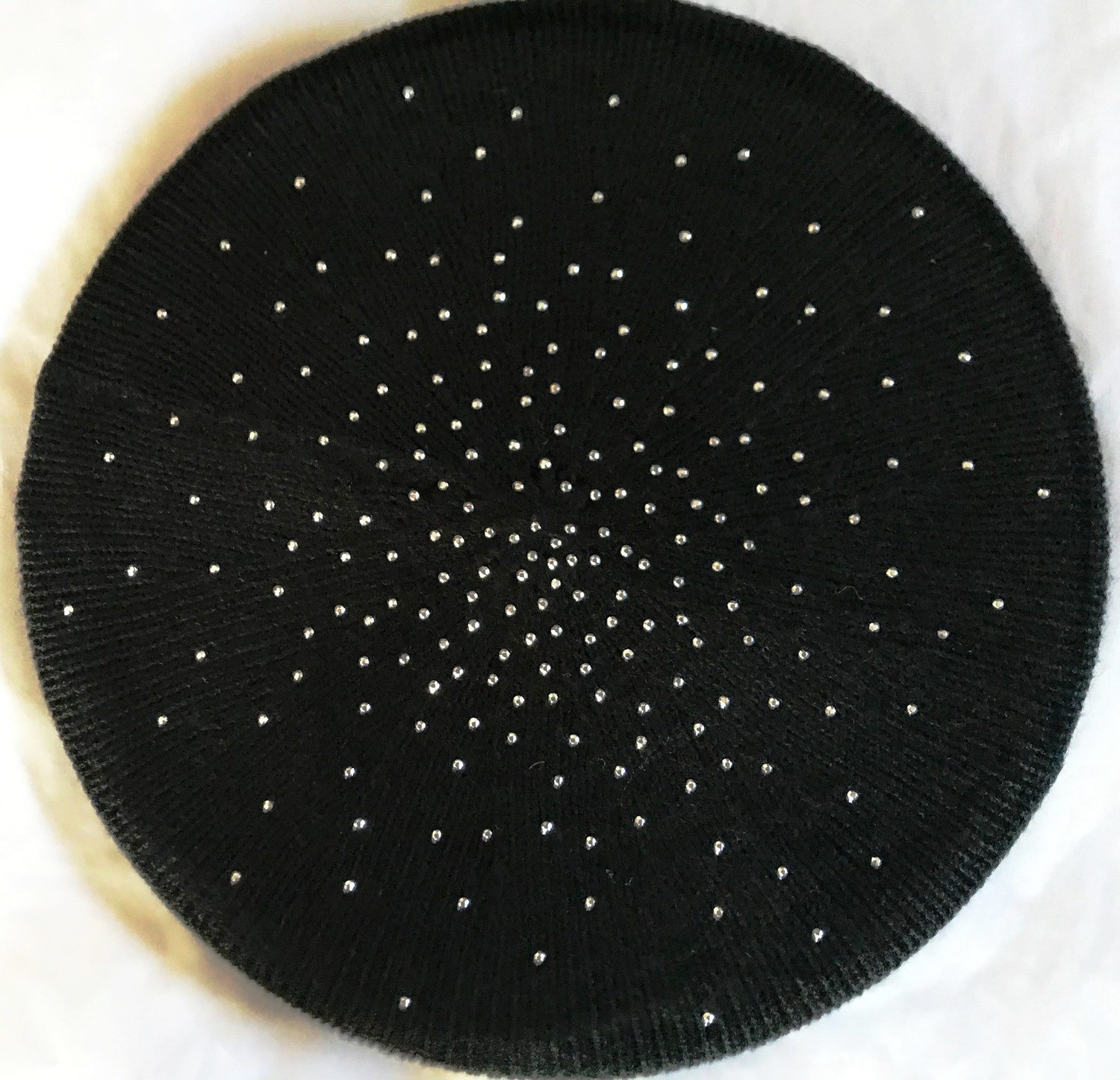 Black lined beret/snood w/silver studs