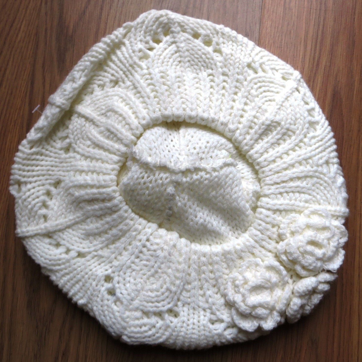 Triple side flower beret off white