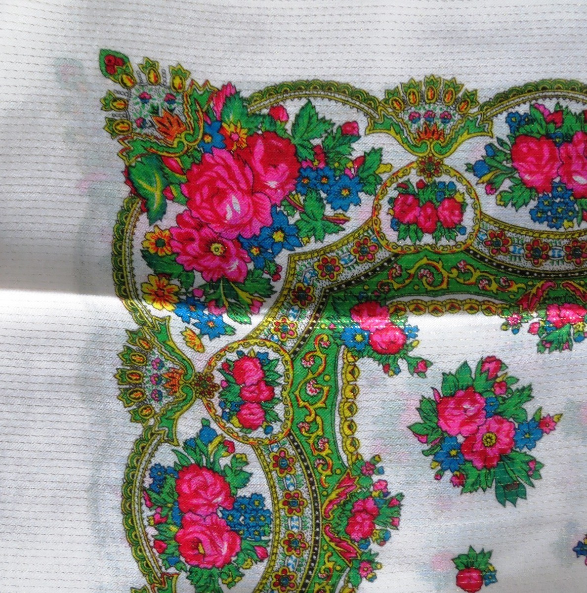 White vintage tichel with gold threads