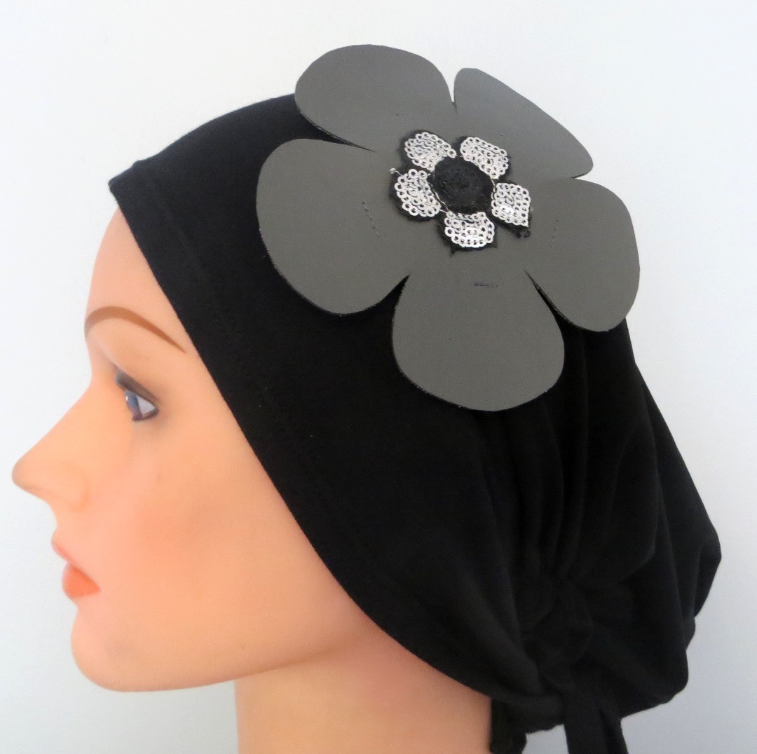 Self tie tichel black with gray flower#2
