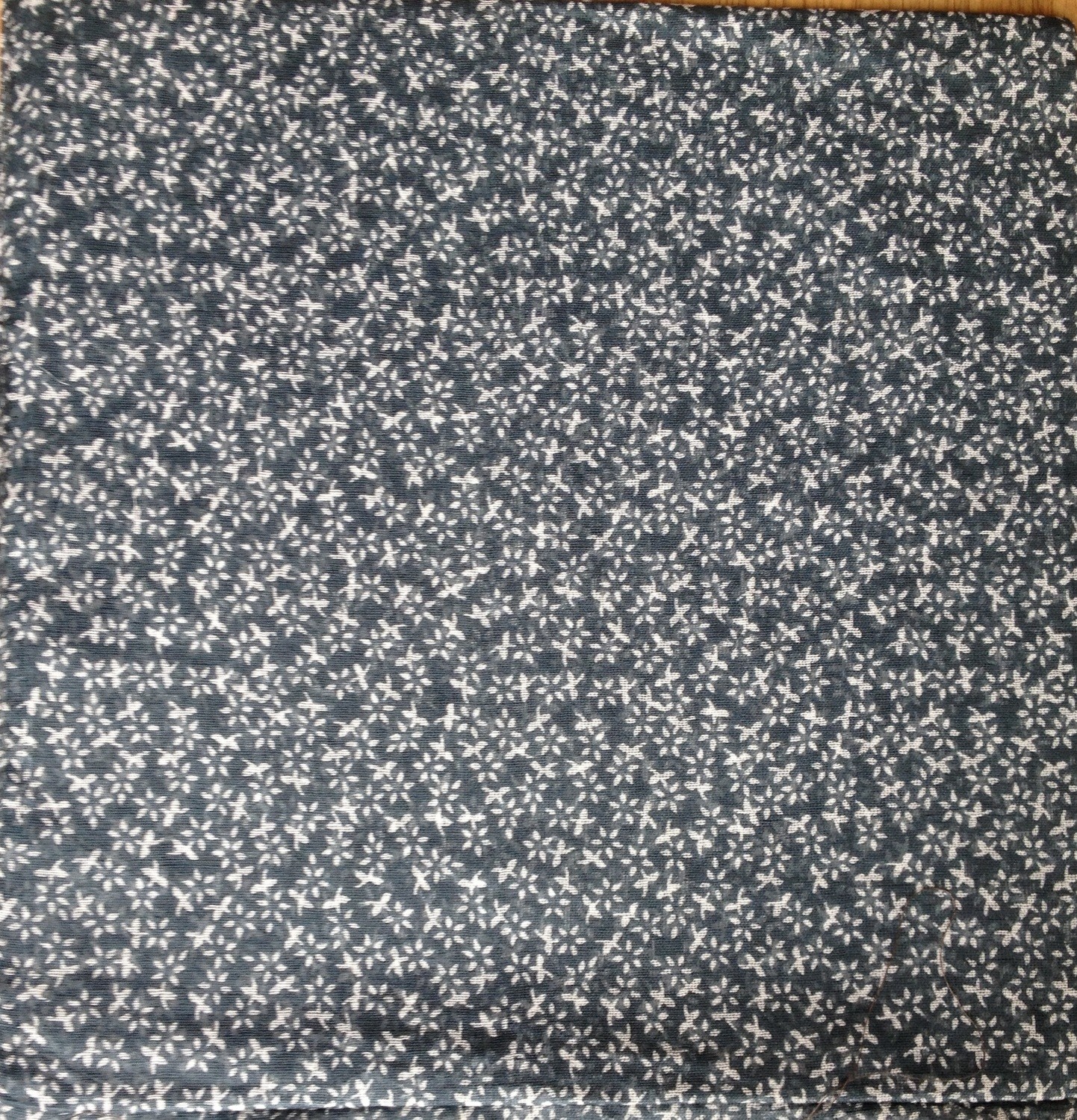 Mini flowers cotton tichel gray