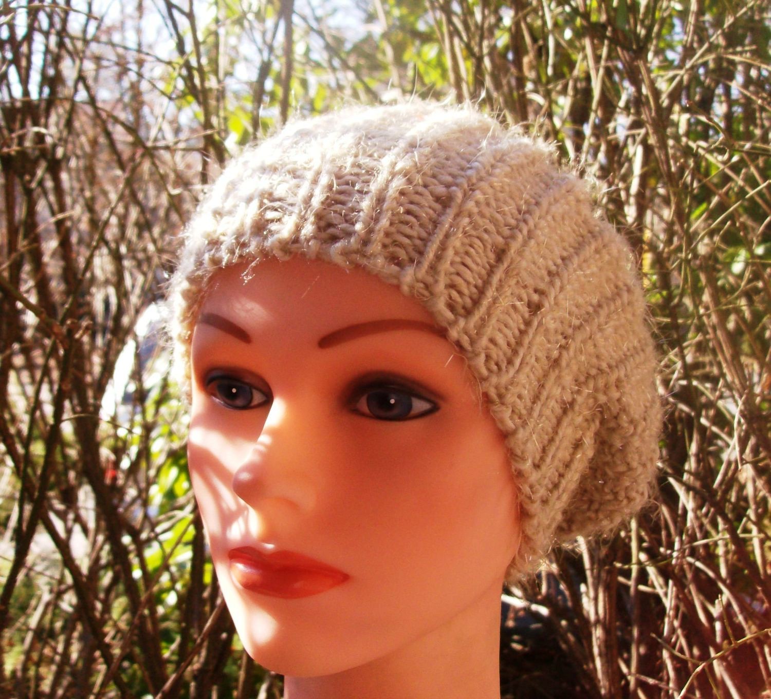 Shimmer beret cream beige
