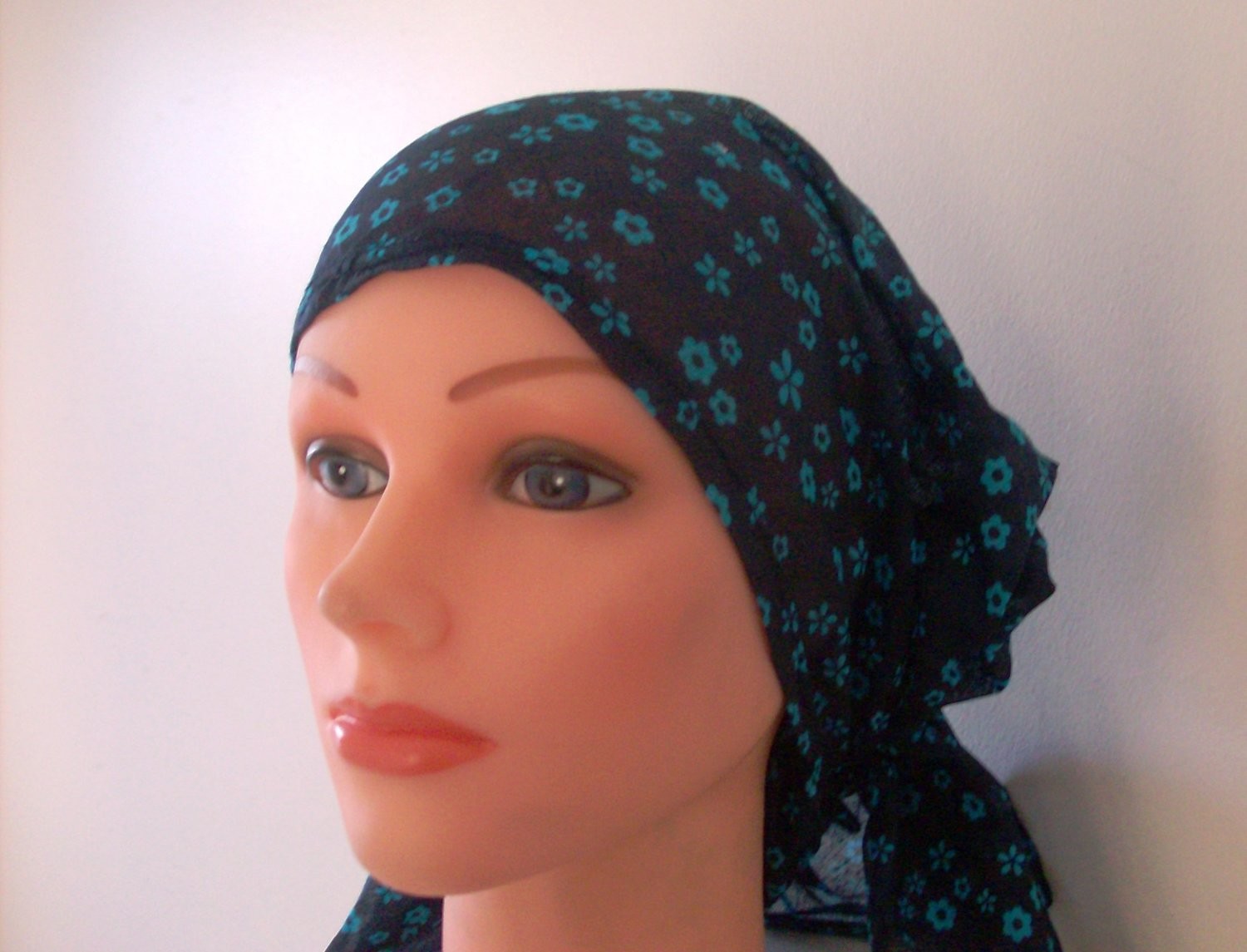 Fancy new pre tied tichel blue
