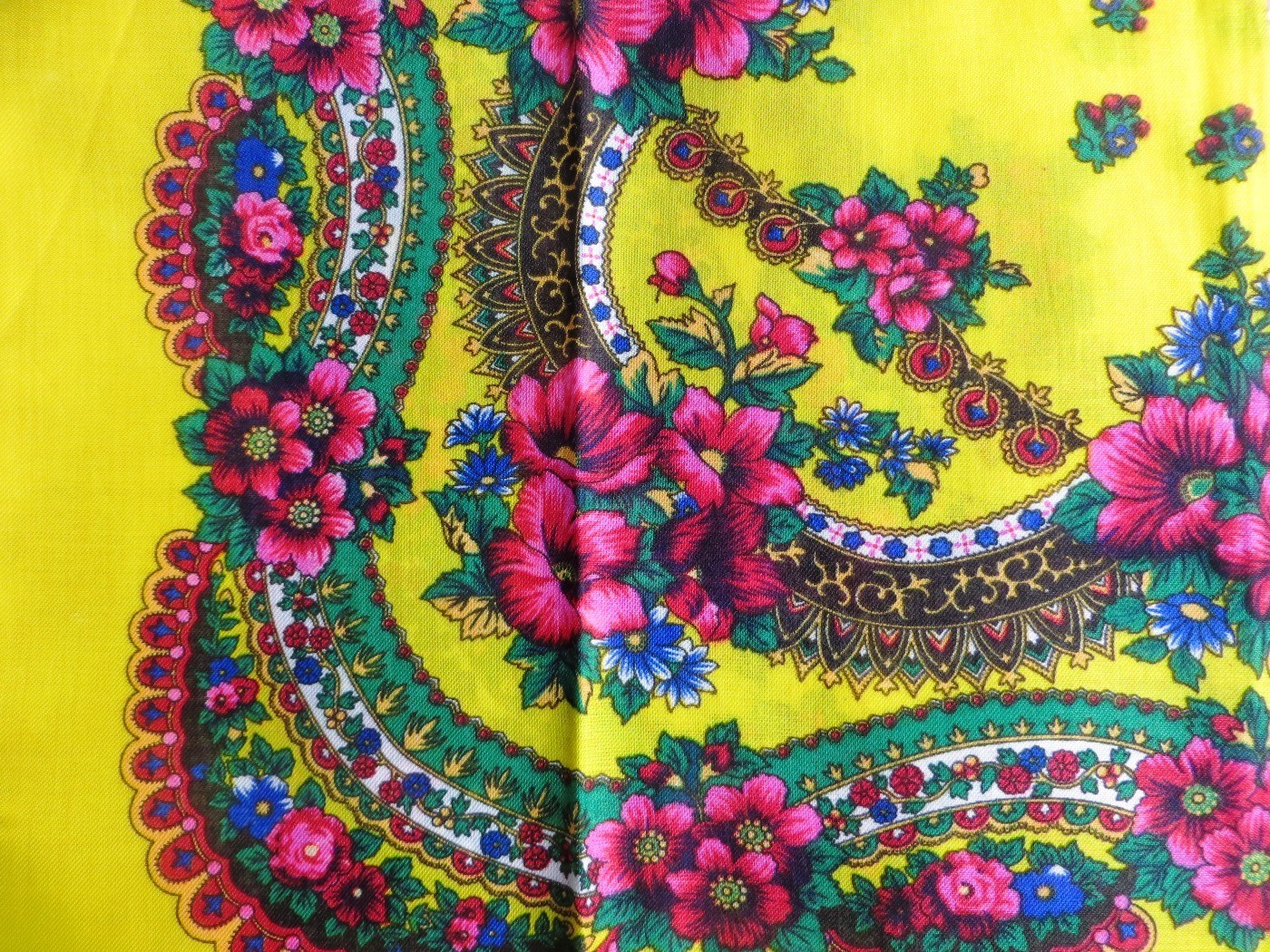 Bright yellow vintage tichel