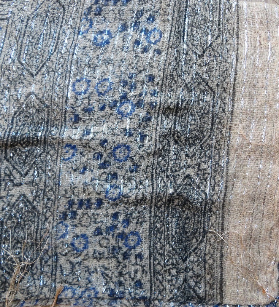 Honey lurex tichel with blue berry flowers