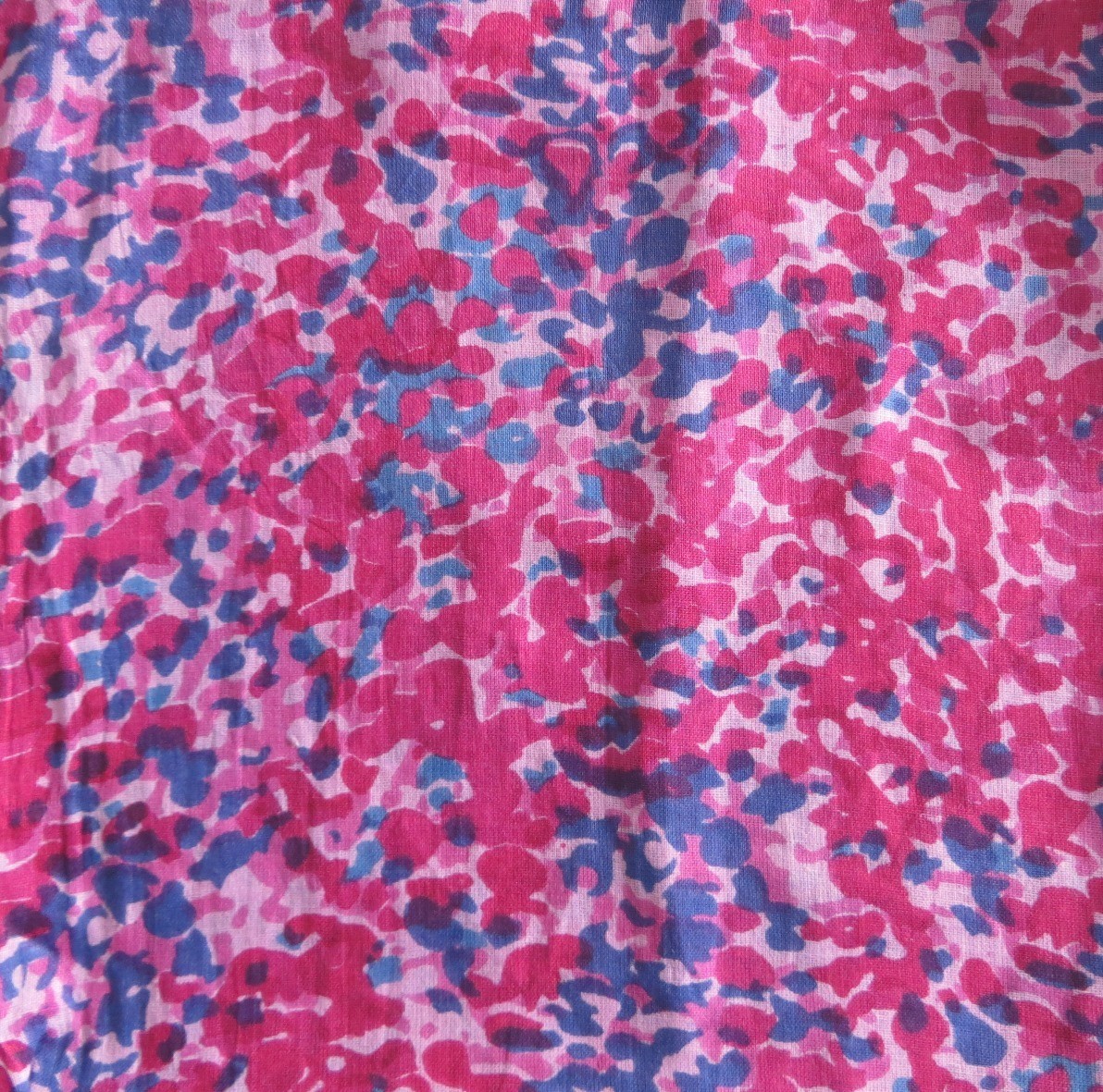 Shades of pink splatter print tichel