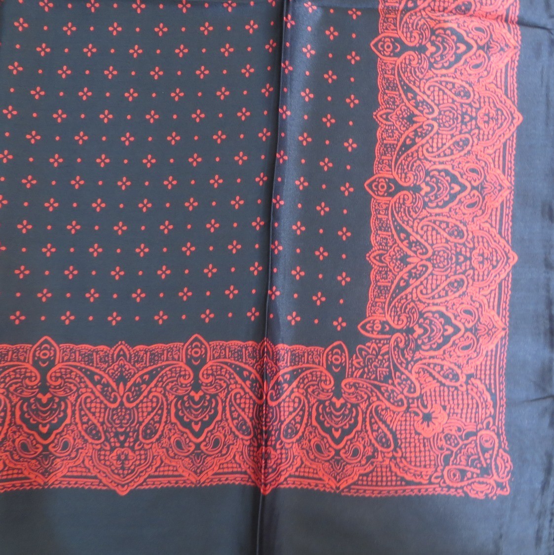 Black silky tichel with red pattern