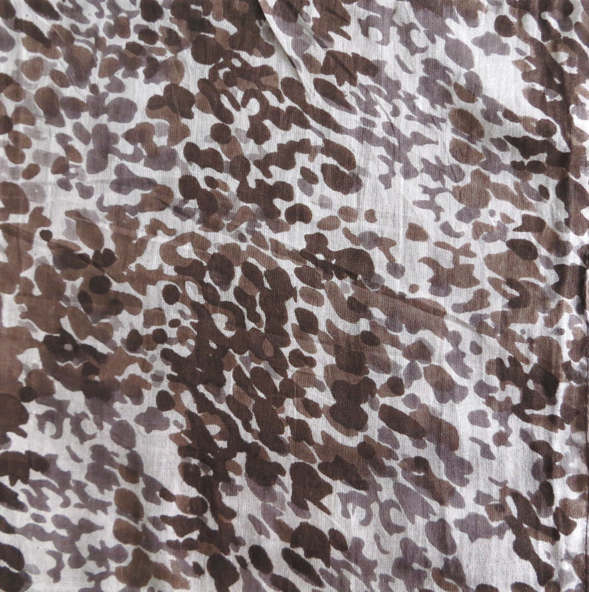 Brown &amp; beige splatter print tichel
