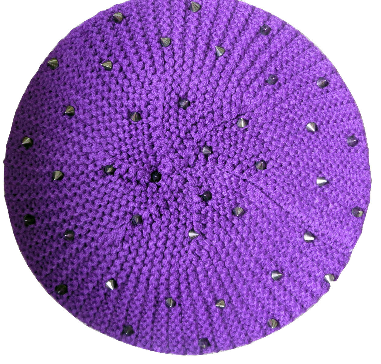 Purple beret with spikes