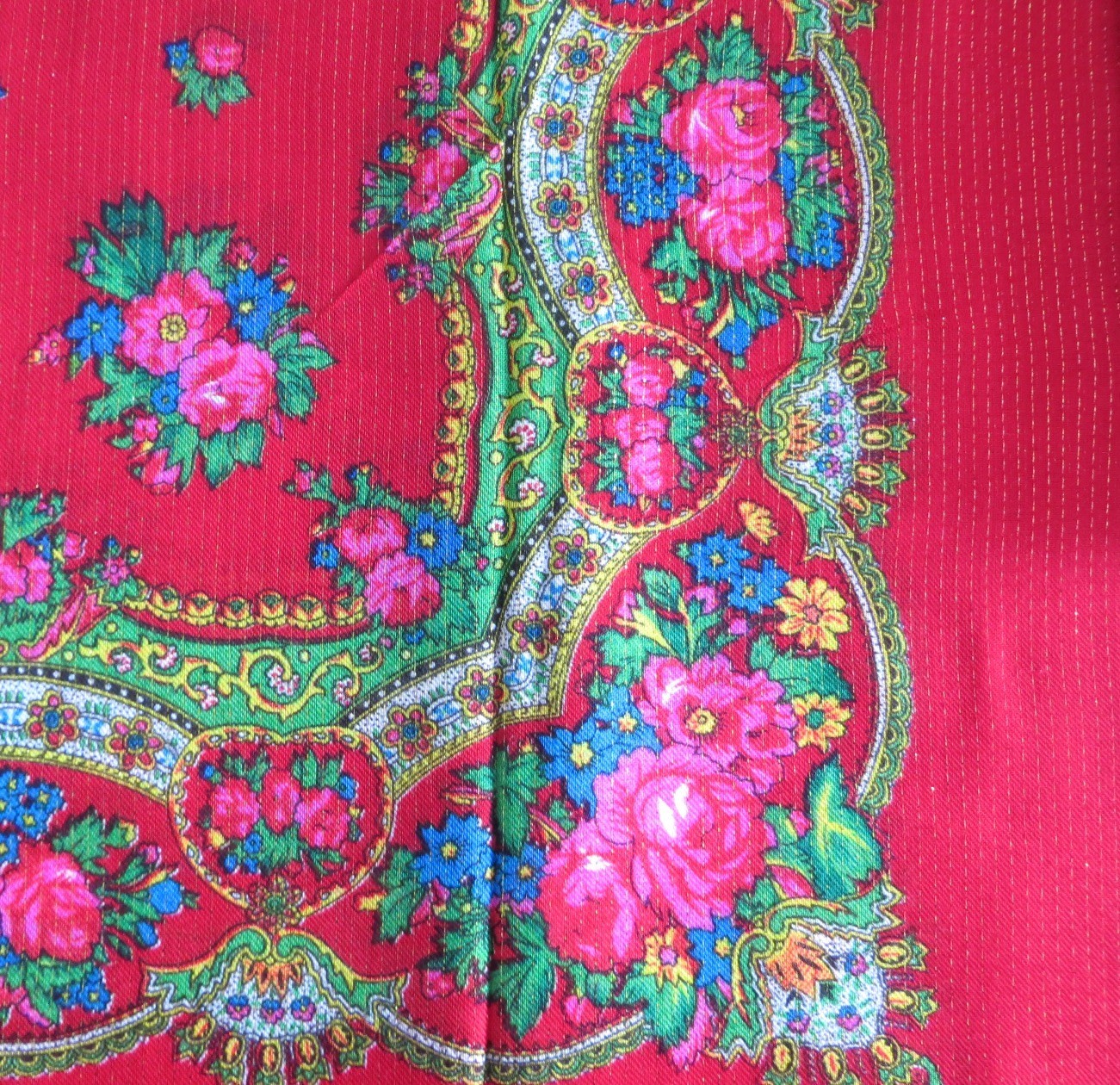 Red vintage tichel with gold threads