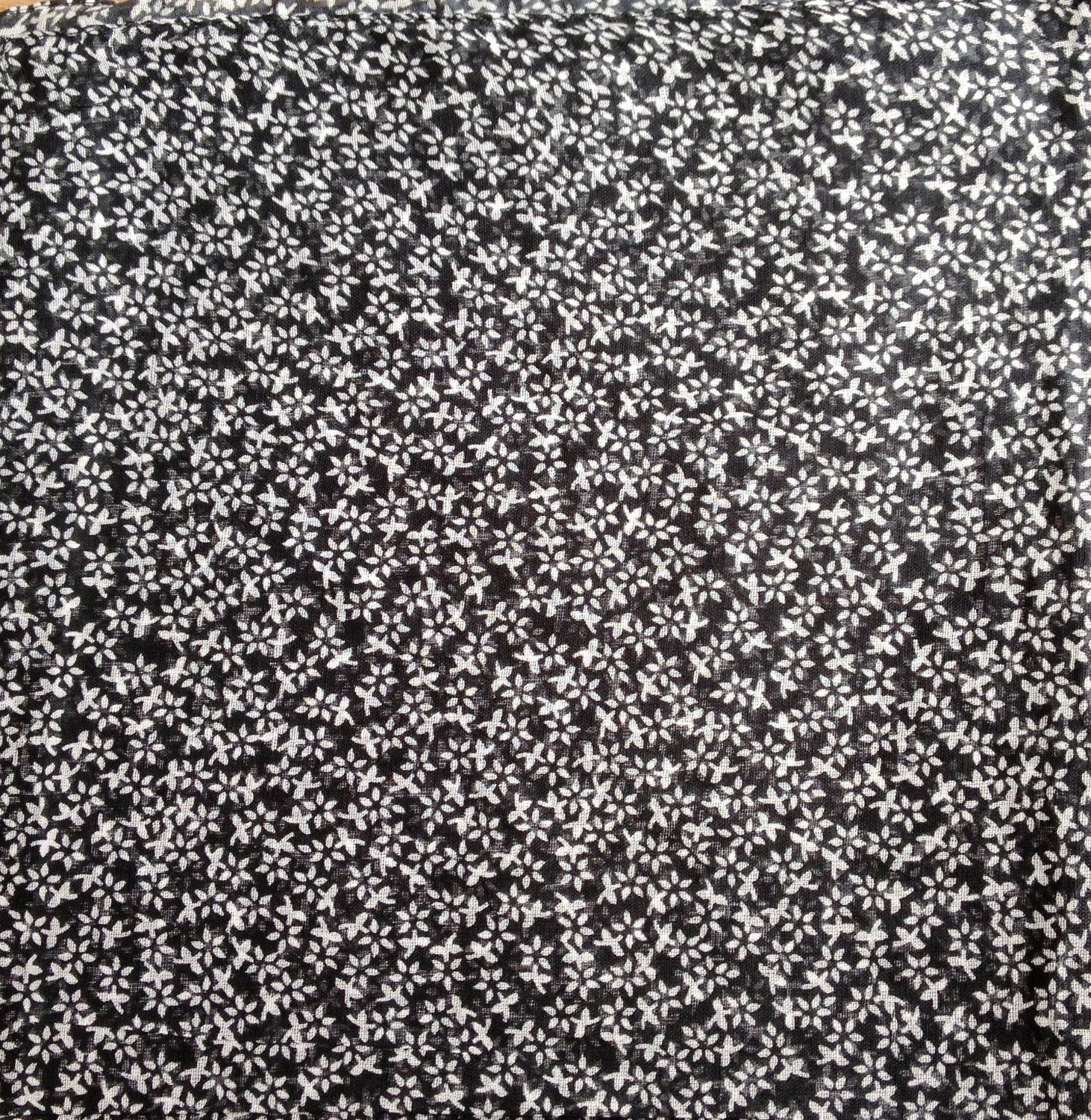 Mini flowers cotton tichel black
