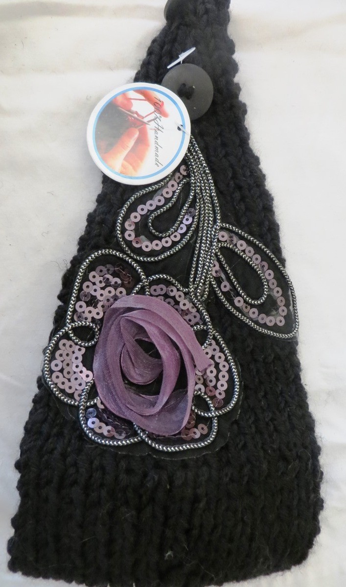 Black  head wrap with applique