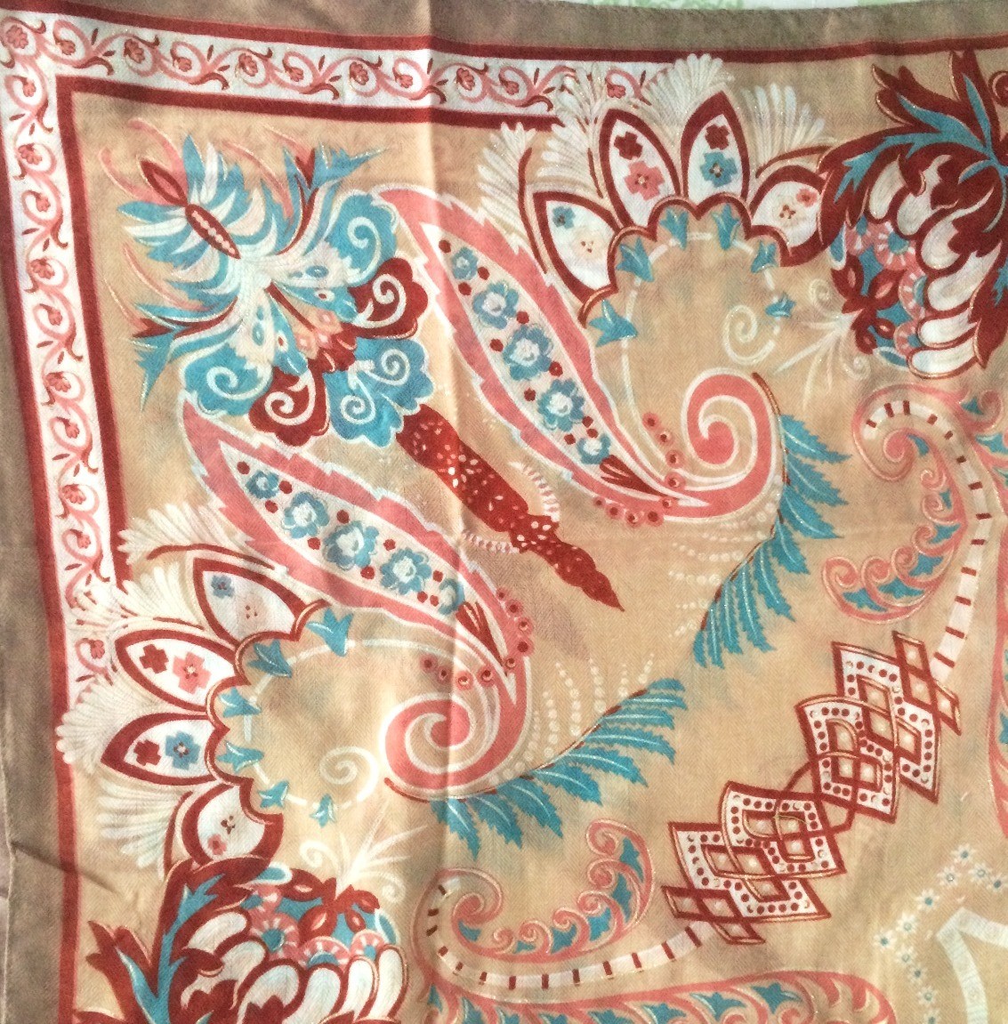 Beige soft tichel with Oriental flavor