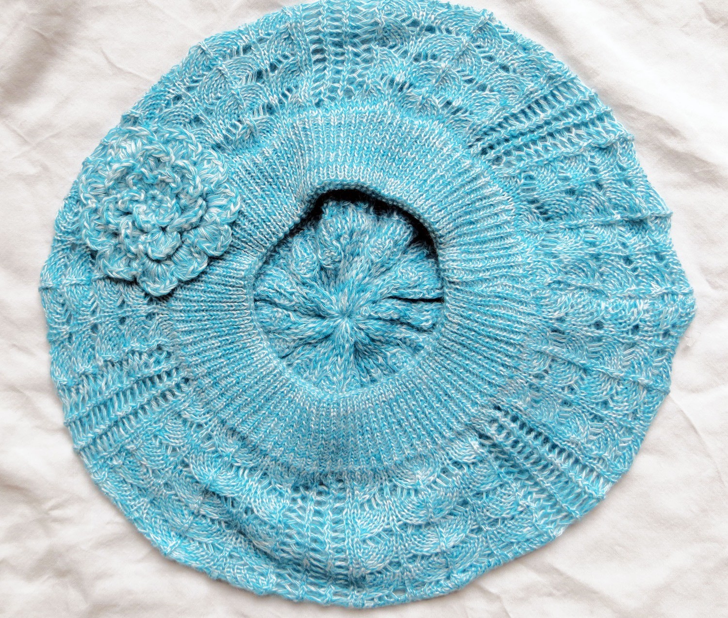 Beach blue summer beret with flower