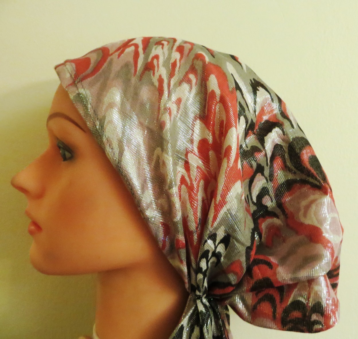 Coral shimmering pre tied tichel