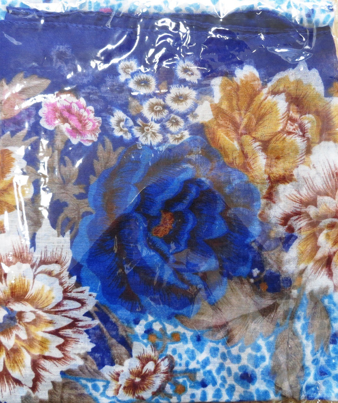 Bold blue burst o flower tichel