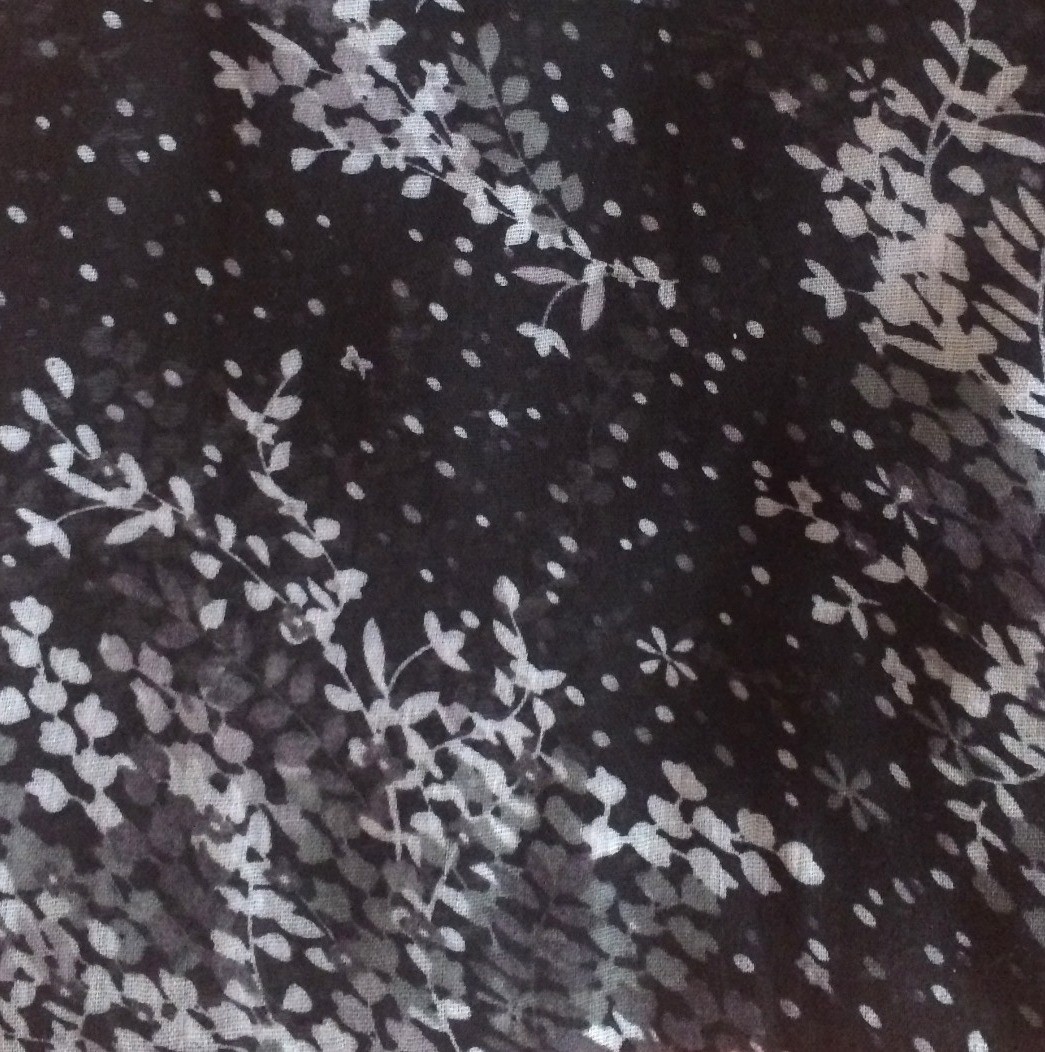 Black mini flowers splattered tichel