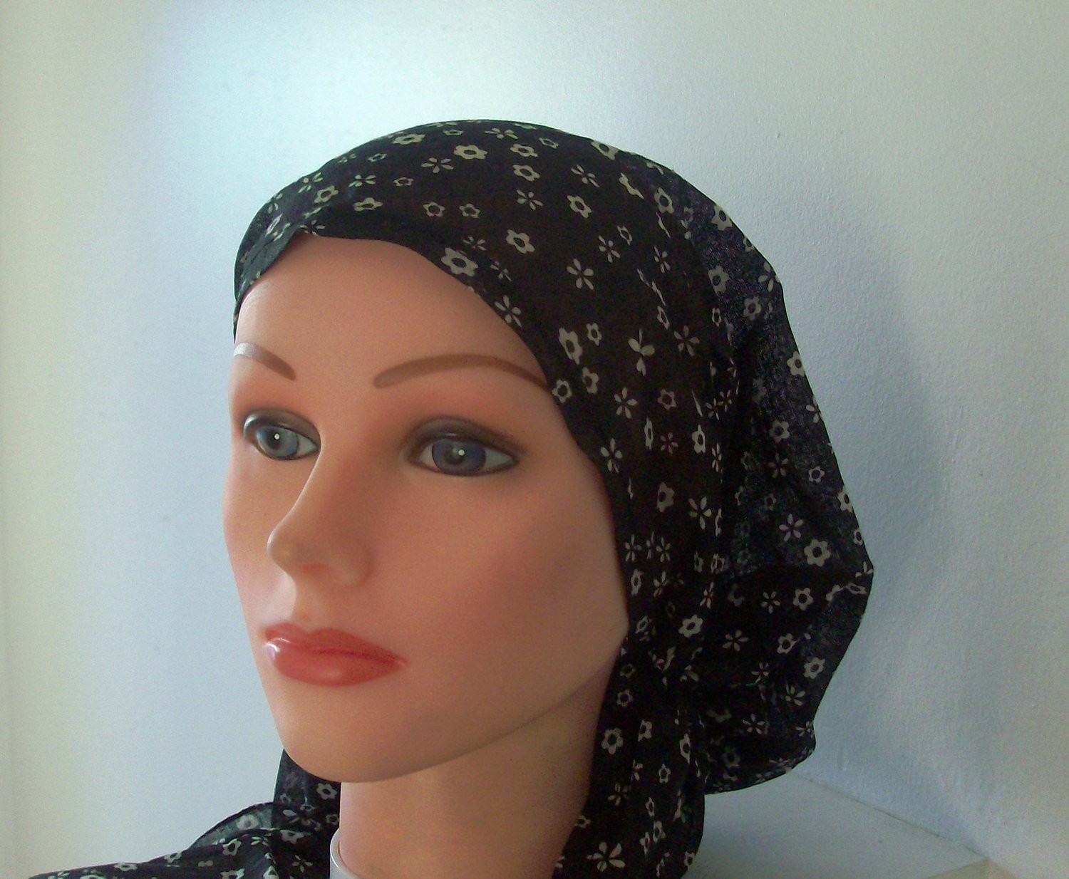 Fancy new pre tied tichel black