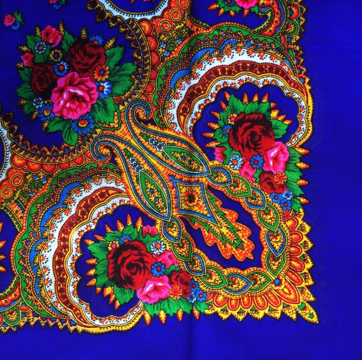Bright royal blue vintage tichel with paisley pattern