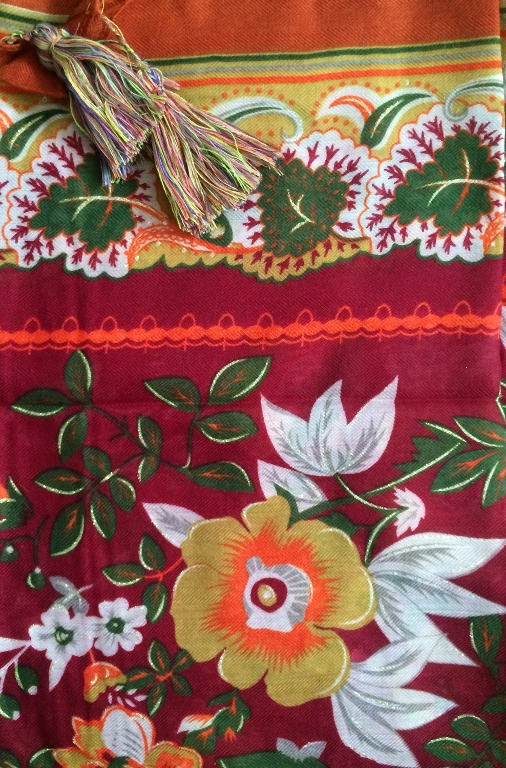 Maroon flowers soft tichel