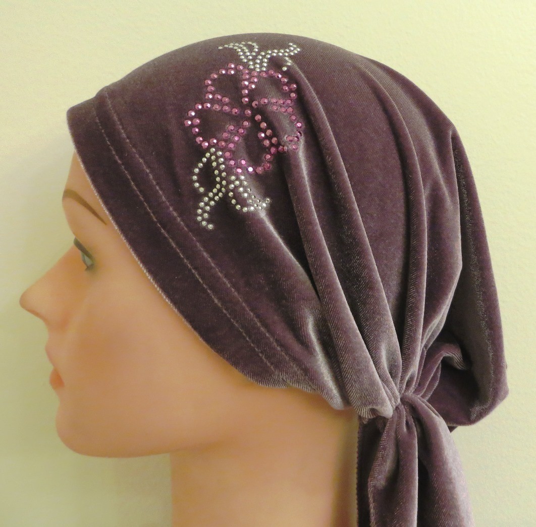Dusty purple velvet  pre tied tichel with applique